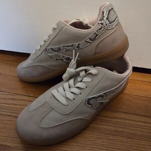 Dolce Vita Beige and Snake Print Women's Quantum Sneakers Size 10